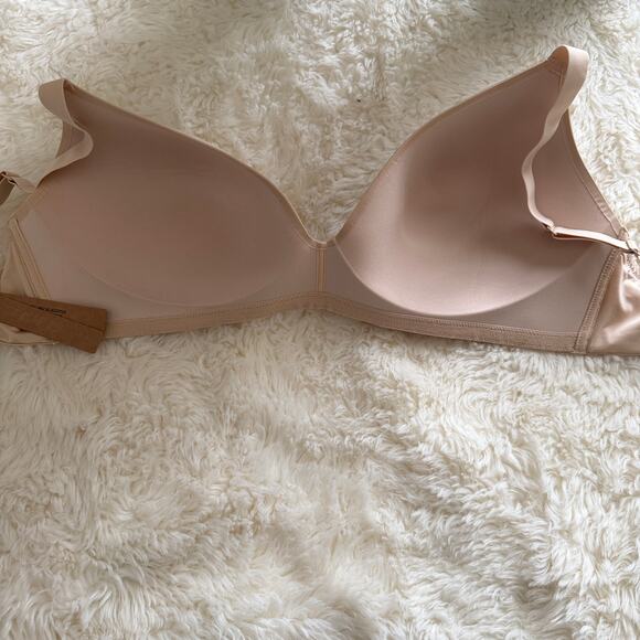 NEW Skims Wireless form T-shirt Demi Bra Size 40DD - Picture 7 of 9